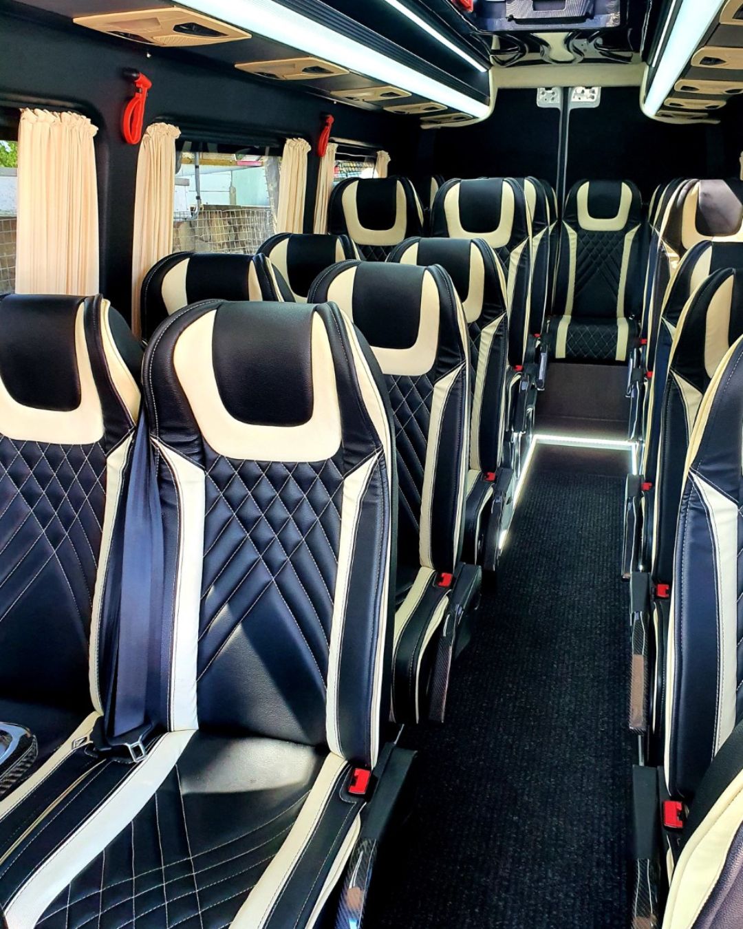 20 Seater Minibus Hire — photo 8