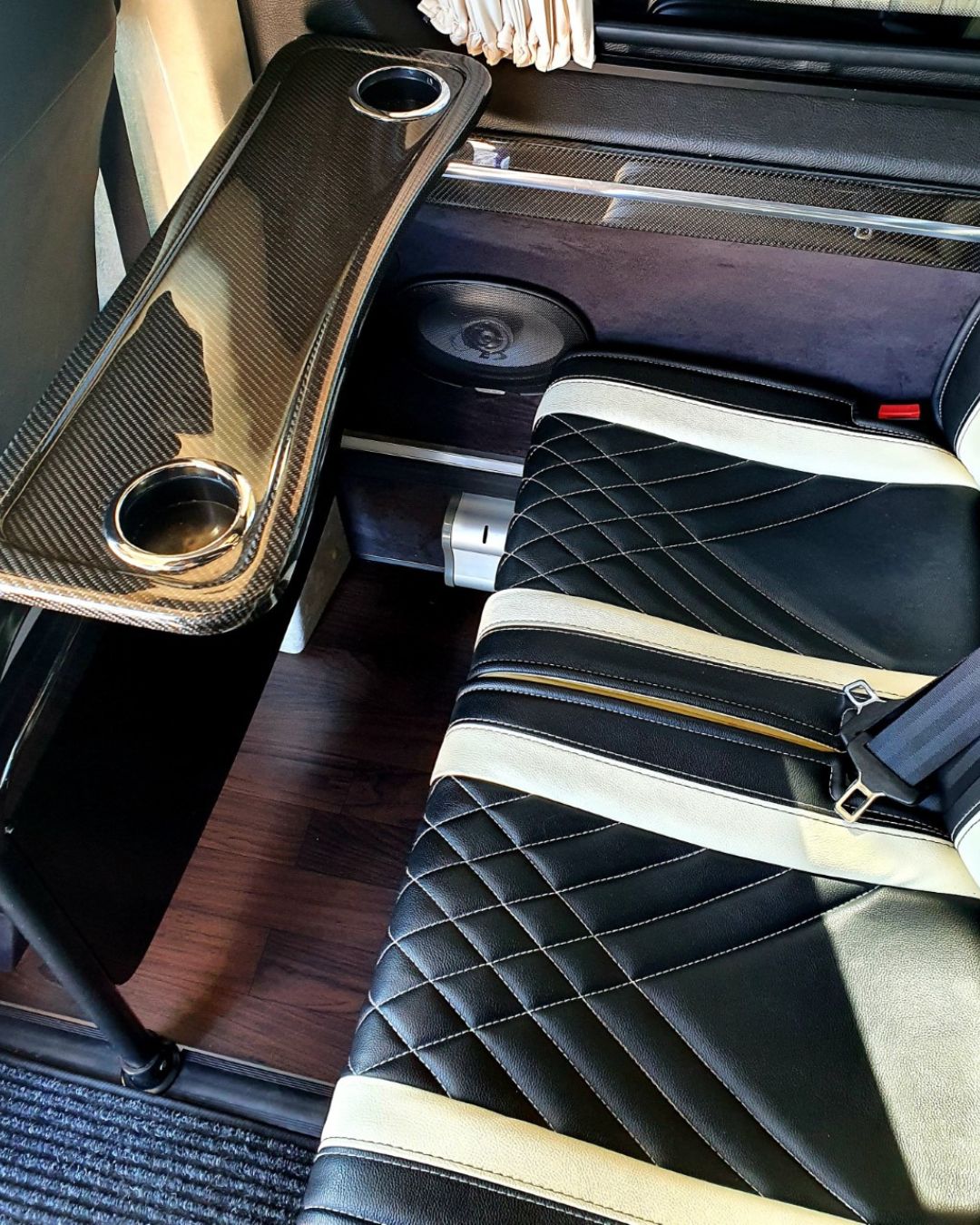 20 Seater Minibus Hire — photo 5