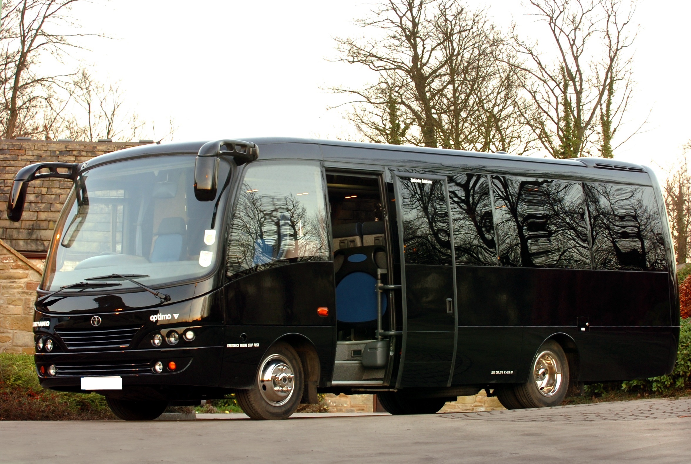 Exploring Luxury Mini Bus Options in Birmingham: Travel in Style