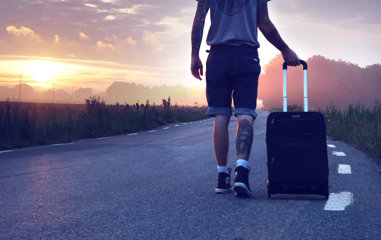 How to travel: solo or in group?