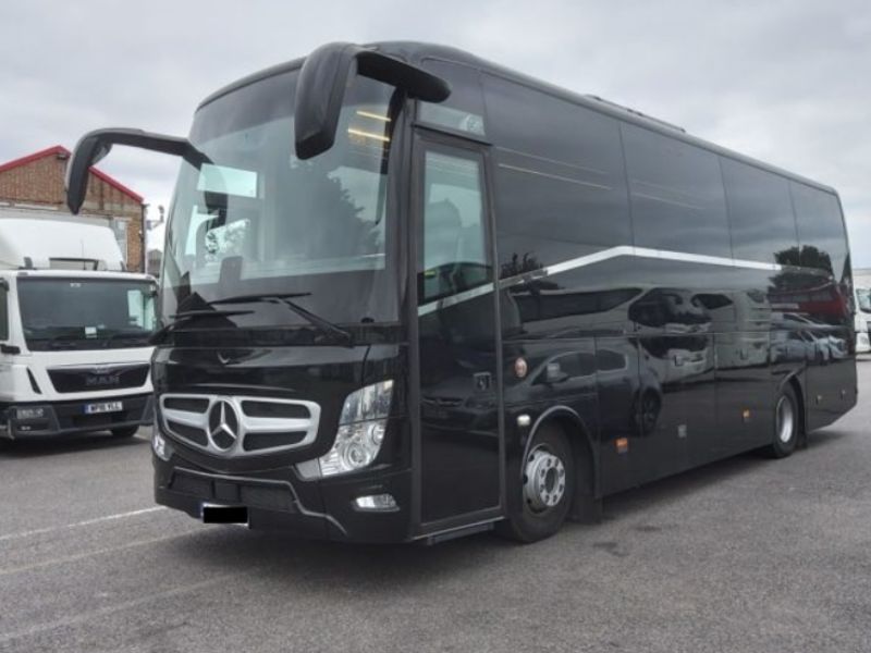 33 Seater Luxury Coach