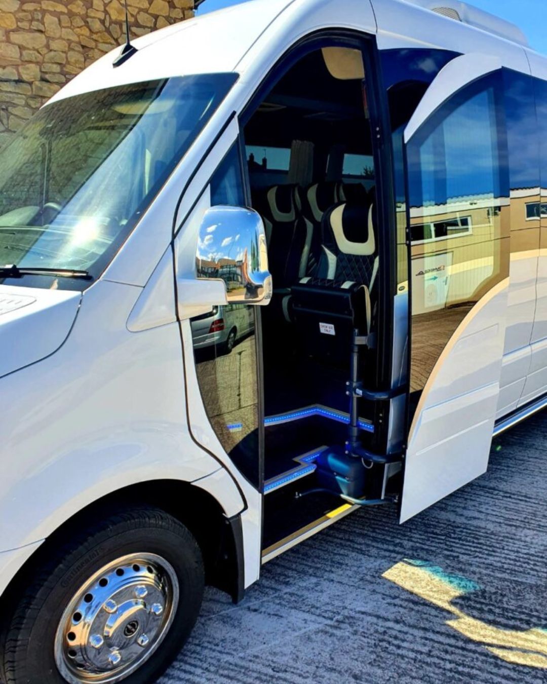 business,events,corporate travel,group travel,minibus hire,drivers,private car hire,Birmingham