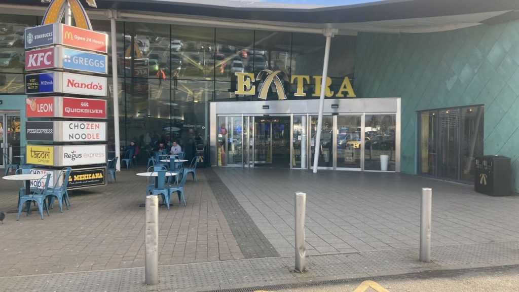 Cobham Services – M25