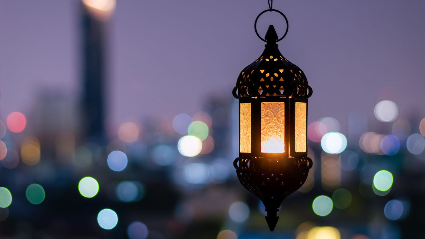 Minibus Hire for Iftar Gatherings – Travel Together with Ease This Ramadan